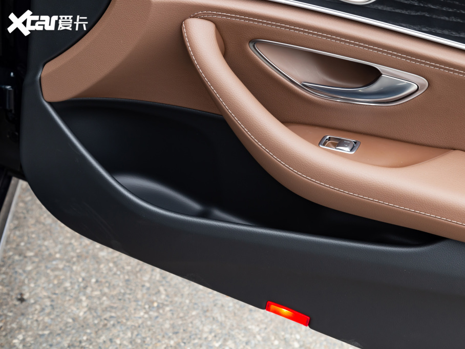 2021YE Ŀ E 260 L \