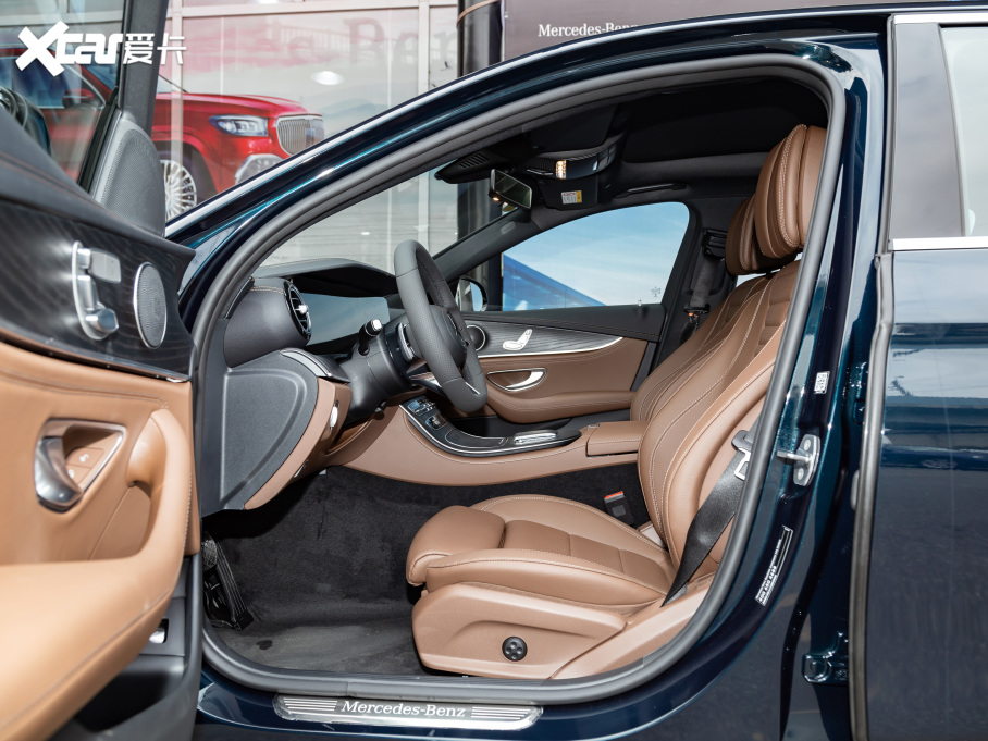 2021YE Ŀ E 260 L \