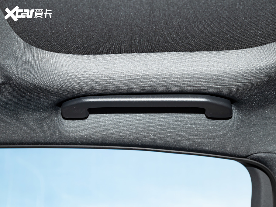 2021YE Ŀ E 260 L \