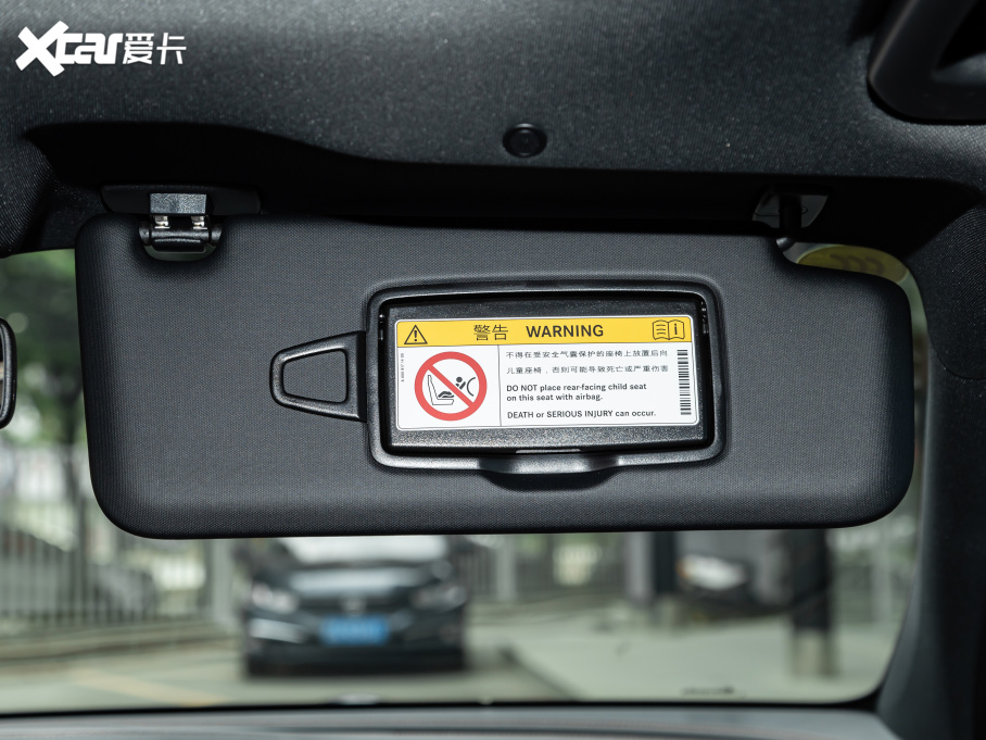 2021YE Ŀ E 260 L \