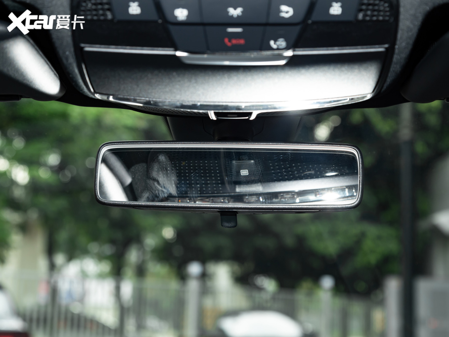 2021YE Ŀ E 260 L \