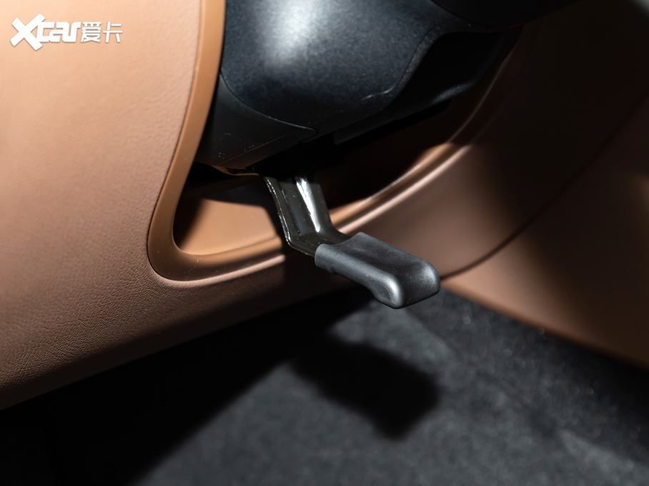 2021YE Ŀ E 260 L \