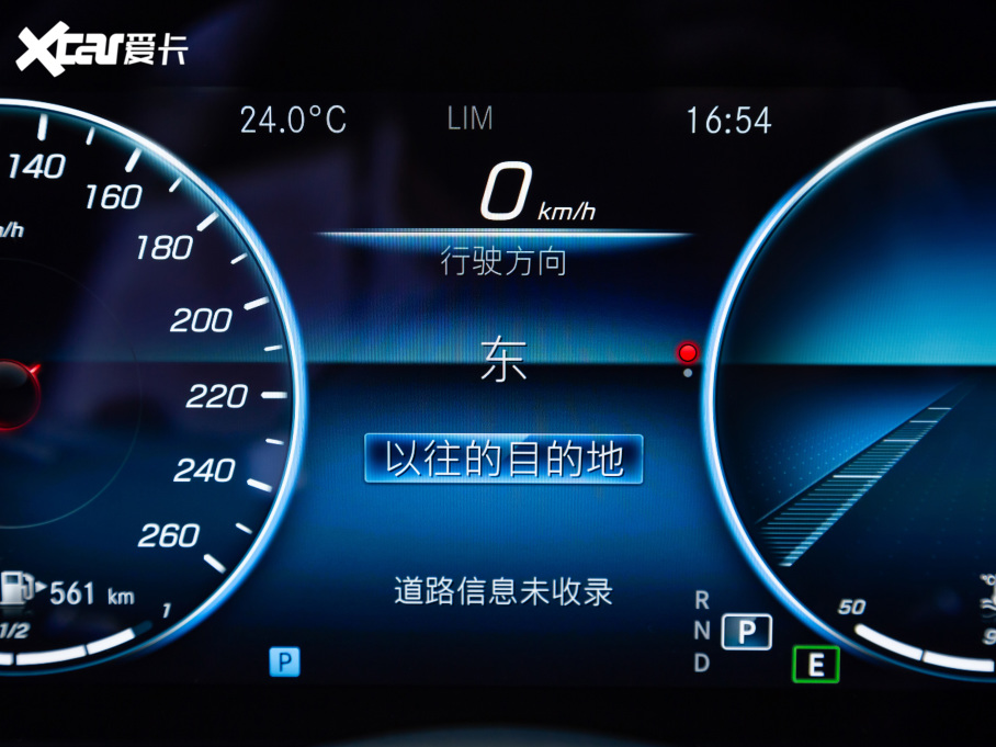 2021YE Ŀ E 260 L \