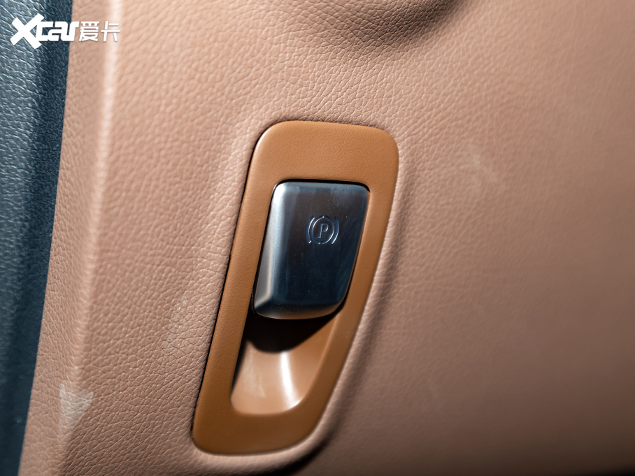 2021YE Ŀ E 260 L \