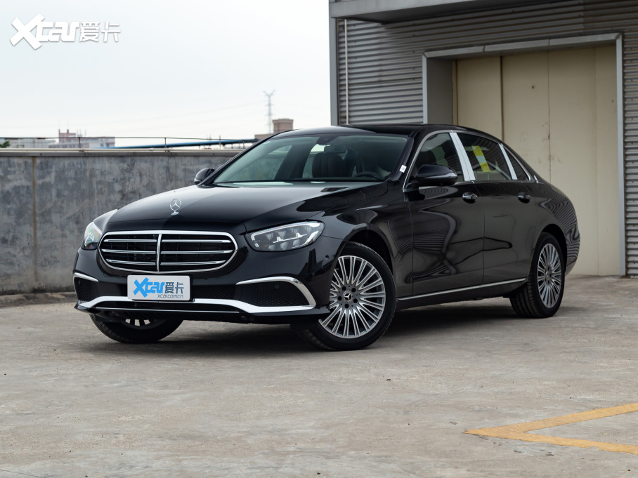 2022款奔驰e级全系搭载2.0t,月销量成绩跃至同级第二!