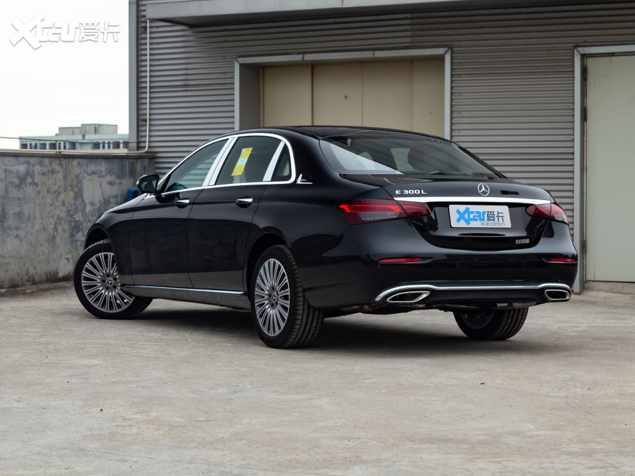 2021YE Ŀ E 300 L r