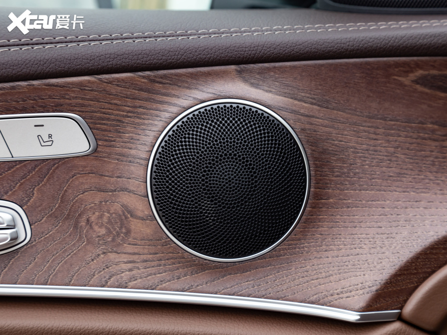 2021YE Ŀ E 300 L r