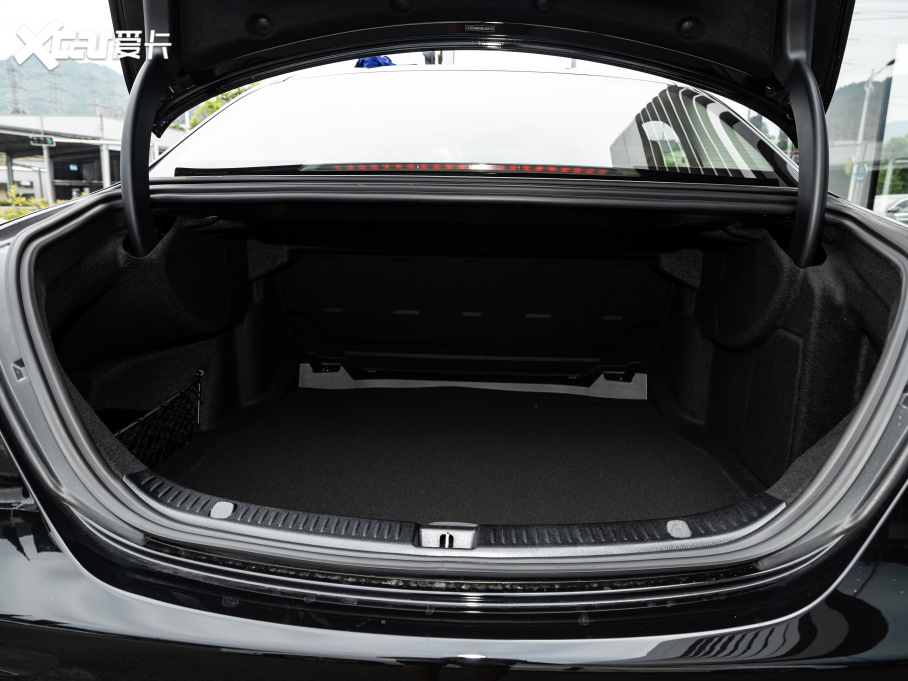 2021YE Ŀ E 260 L