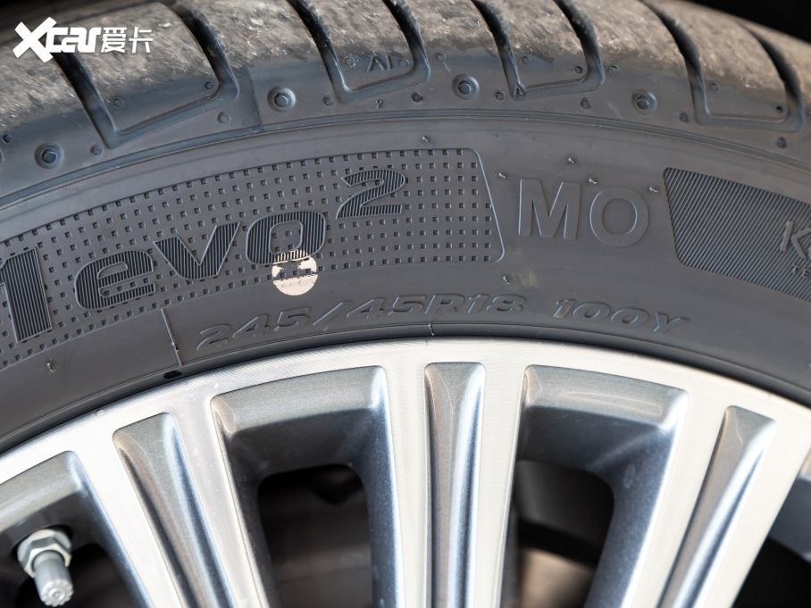 2021YE Ŀ E 300 L A