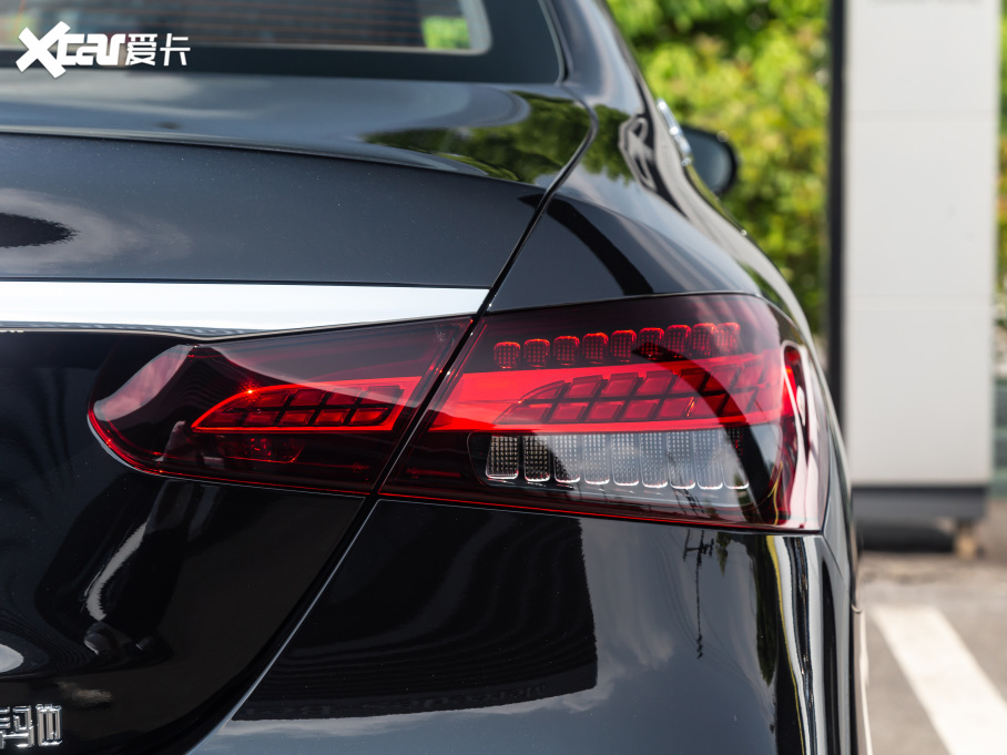 2021YE Ŀ E 300 L A