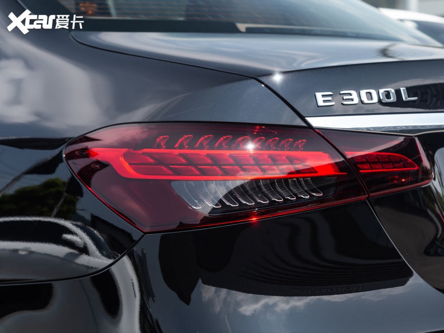 2021YE(j) Ŀ E 300 L A