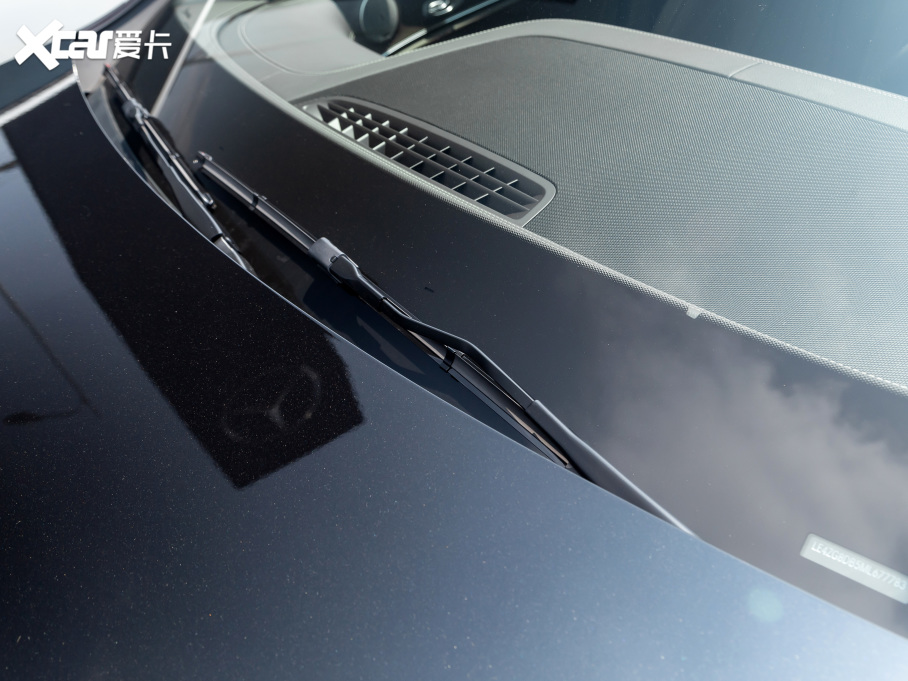 2021YE Ŀ E 300 L A