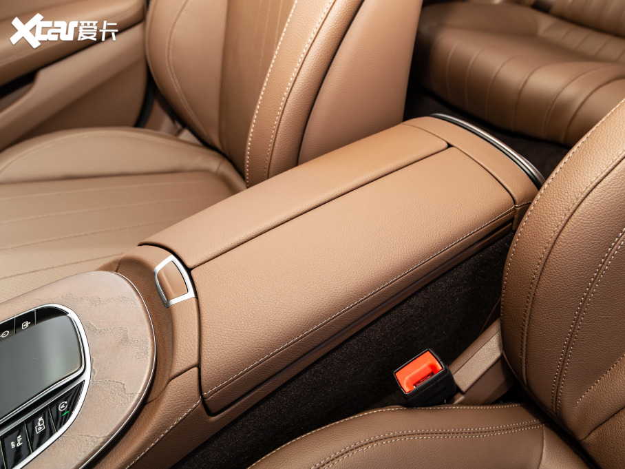 2021YE Ŀ E 300 L A