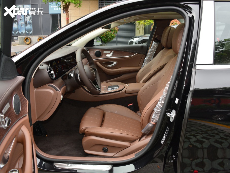 2021YE Ŀ E 260 L 4MATIC