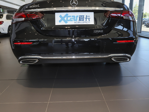 2021款E 300 L 尊贵型 排气管