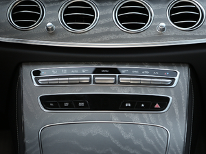 2021E 260 L 4MATIC \ {{