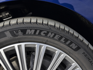 2021E 300 L r(sh) ݆̥Ʒ