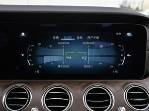 2021款E 300 L 时尚型 中控台显示屏
