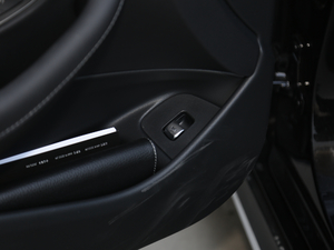 2021E 300 L r\ п؅^