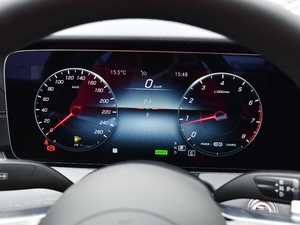 2021款E 260 L 运动型 仪表