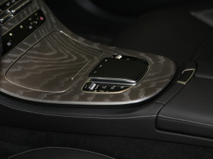 2021Ŀ E 300 L r\ п؅^