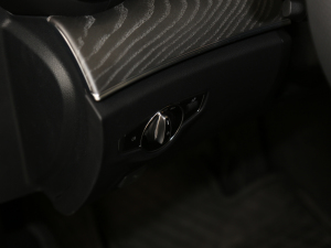 2021Ŀ E 300 L r\ п؅^