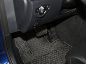 2021Ŀ E 300 L r\ п؅^