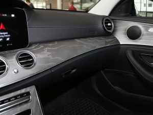 2021Ŀ E 300 L r\ п؅^