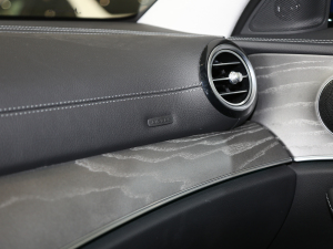 2021Ŀ E 300 L r\ п؅^