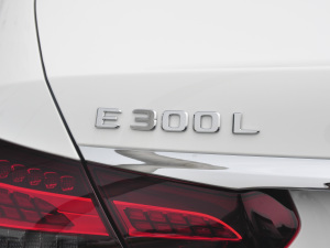 2021Ŀ E 300 L  ϸ