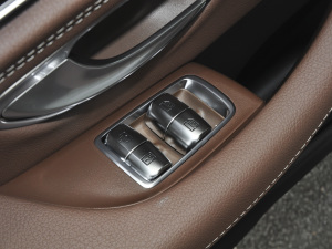 2021Ŀ E 300 L F п؅^(q)