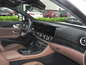 2021Ŀ E 300 L F п؅^