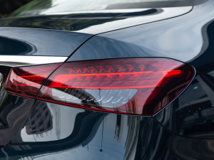 2021Ŀ E 260 L \ (ji)^