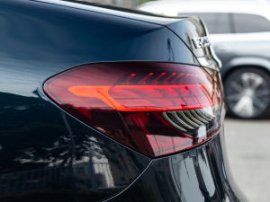 2021Ŀ E 260 L \ (ji)^