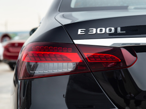 2021Ŀ E 300 L r (x)(ji)^