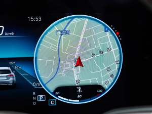 2021Ŀ E 300 L r п؅^