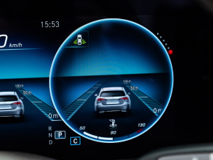 2021Ŀ E 300 L r п؅^