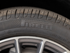 2021Ŀ E 260 L ݆̥Ʒ