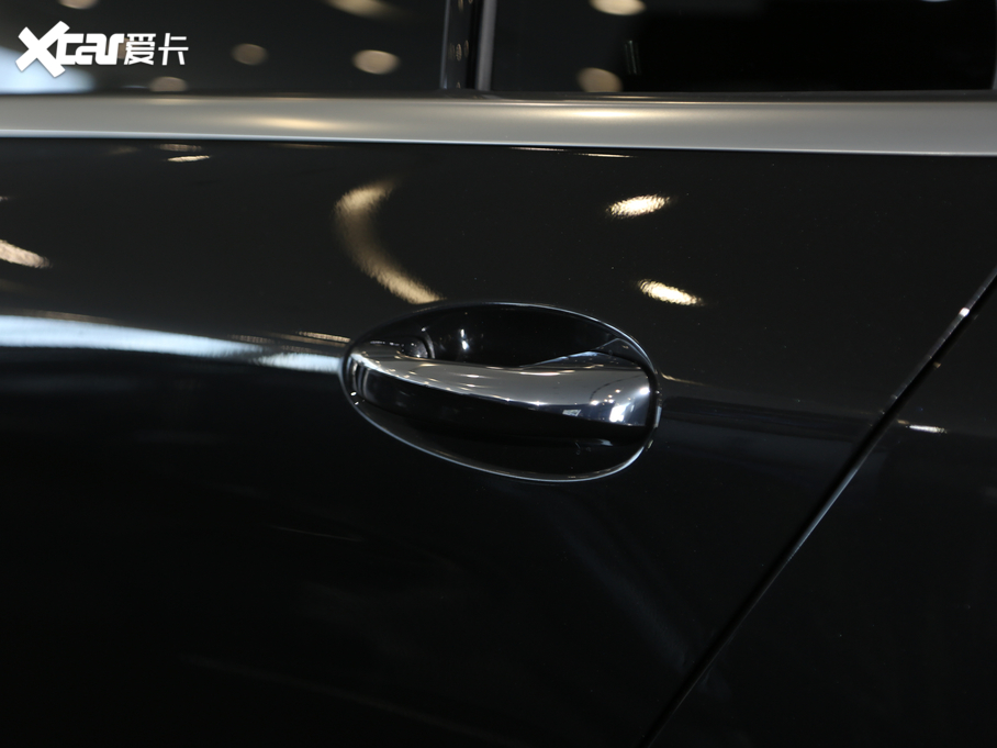 2021YC C 260 L \Ӱ