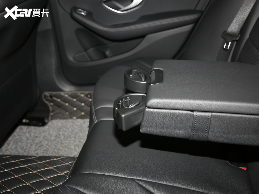 2021YC C 260 L \Ӱ