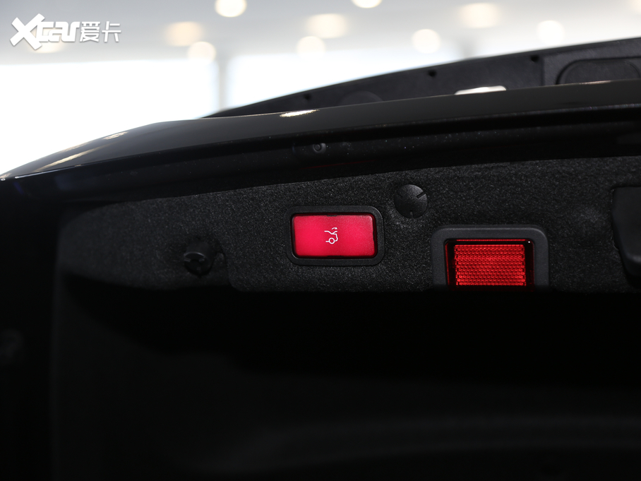 2021YC C 260 L \Ӱ