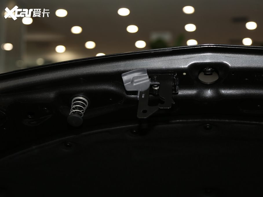 2021YC C 260 L \Ӱ