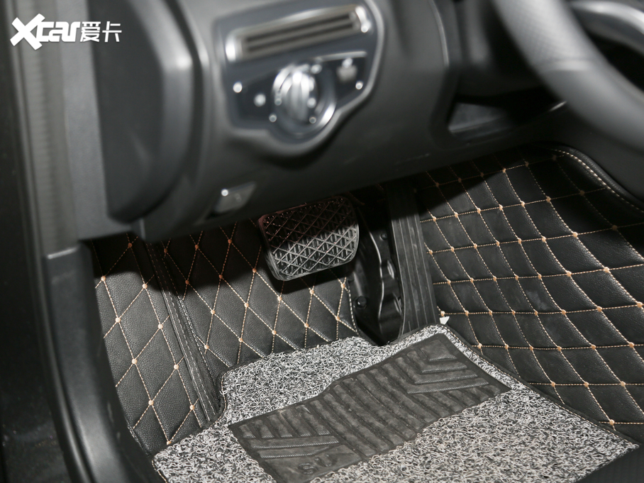 2021YC C 260 L \Ӱ