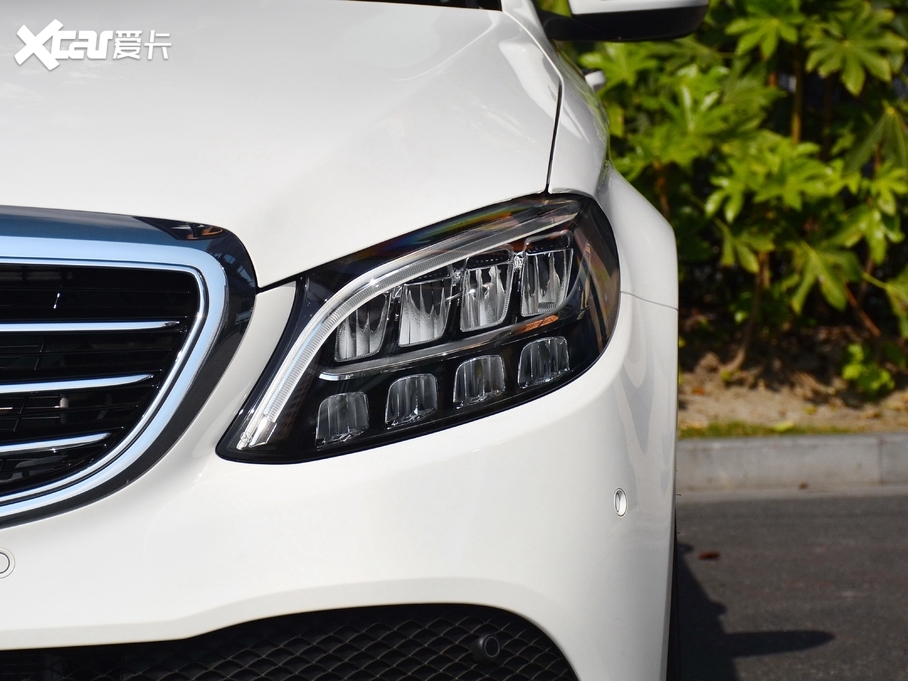 2021��YC�� C 260 L