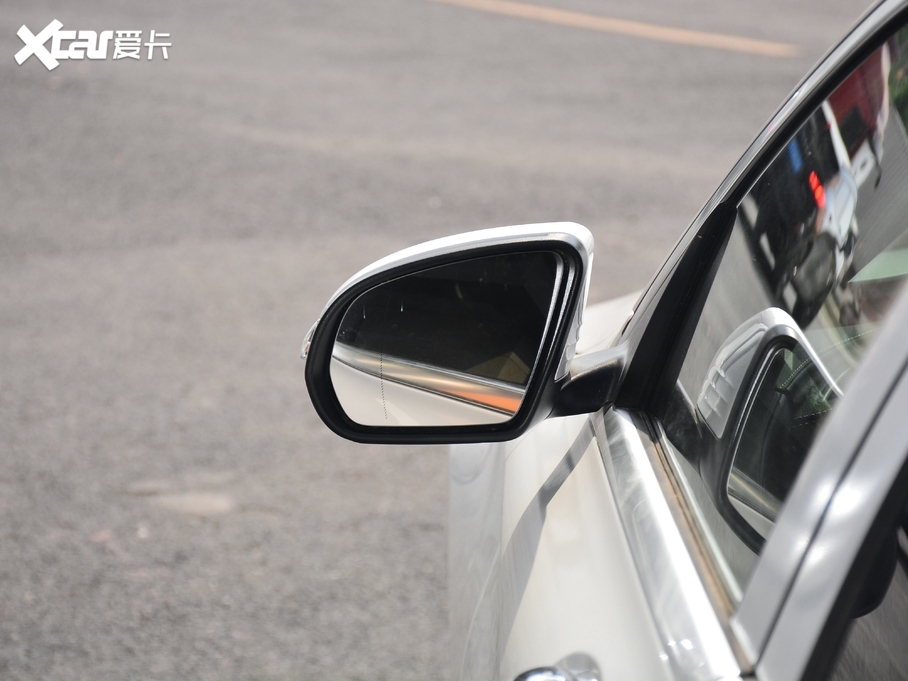 2021��YC�� C 260 L