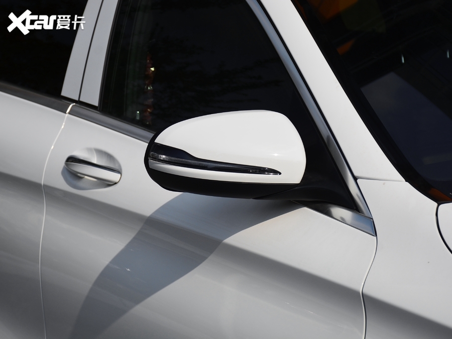 2021��YC�� C 260 L