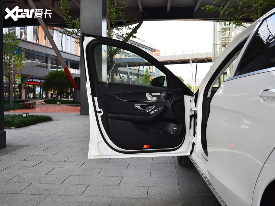 2021��YC�� C 260 L