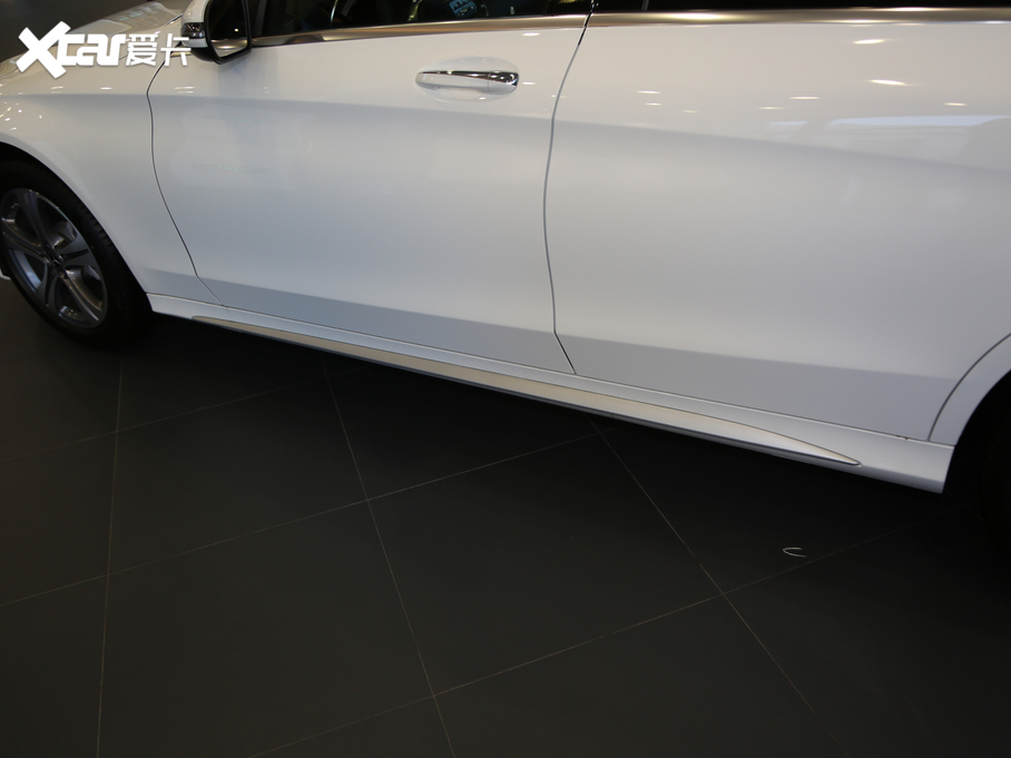 2021YC C 260 L \Ӱ