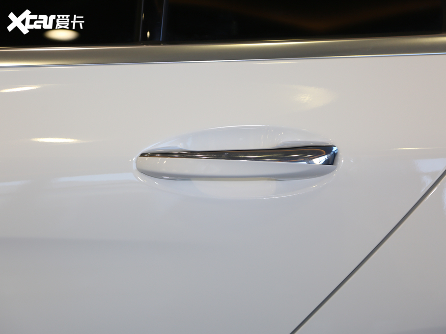 2021YC C 260 L \Ӱ