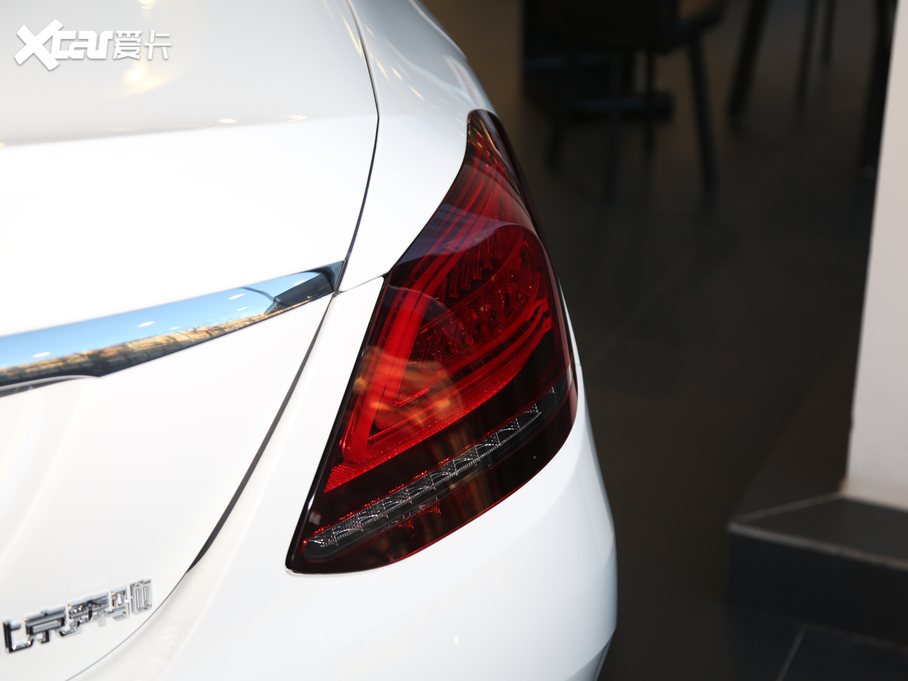 2021YC C 260 L \Ӱ